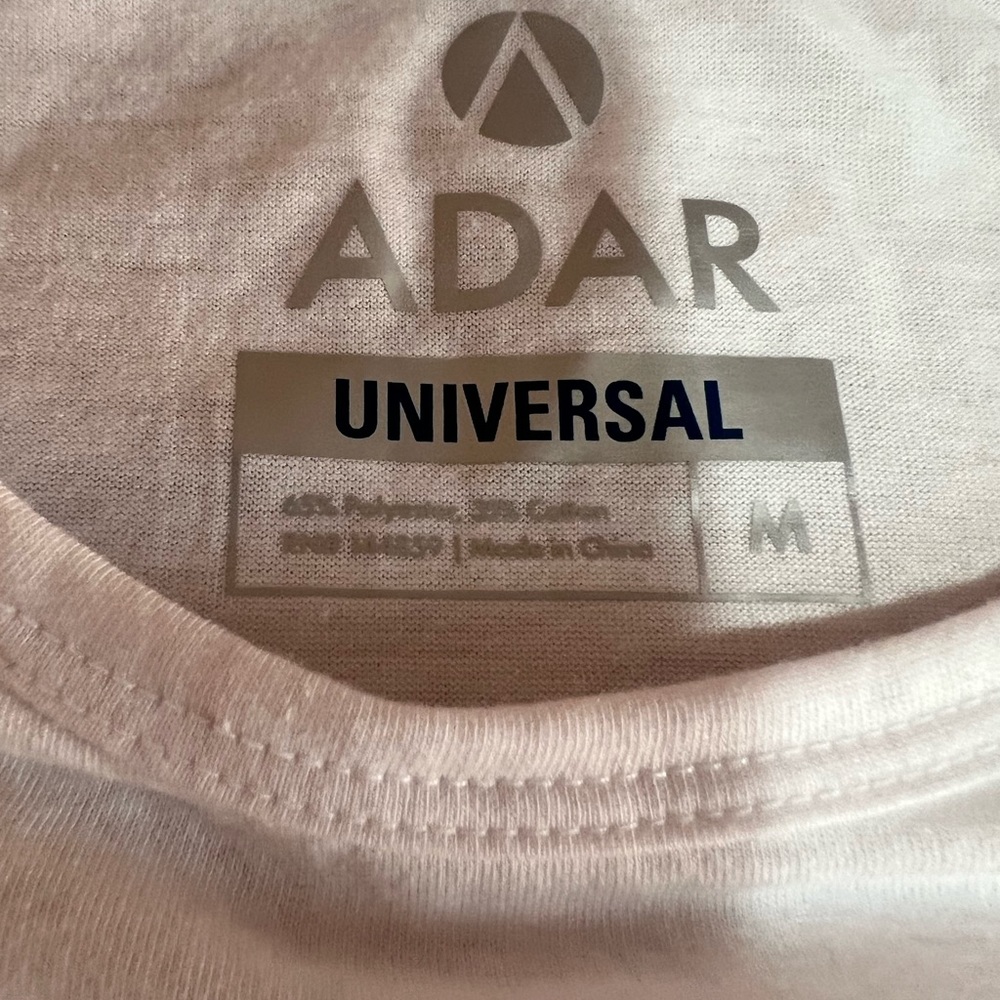 ADAR UNIVERSAL UNIFORMS TOP. WHITE. MEDIUM SIZE.